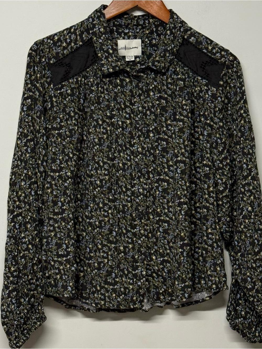 American Eagle Black Floral Button Down Long Sleeve Top XL
